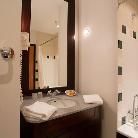 Hotel Des Trois Hiboux Plailly