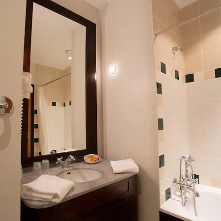 Hotel Des Trois Hiboux Plailly