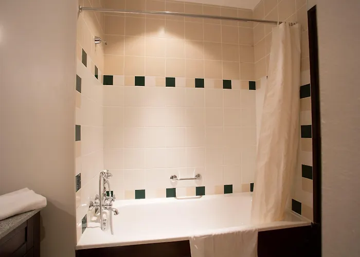 Des Trois Hiboux Plailly